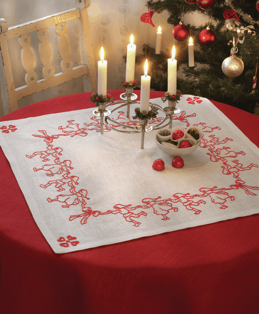 Dancing Santas  Tablecloth - Anchor Embroidery Kit 9240000\2534