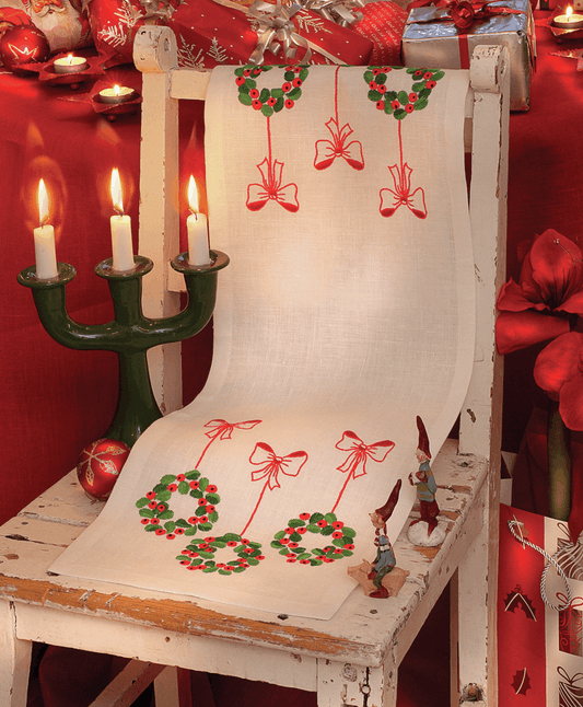 Three Wreaths Runner - Anchor Embroidery Kit 9240000\2538